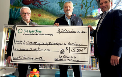 Desjardins, fière de présenter l'Heure du conte à la bibliothèque de Montmagny