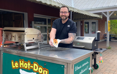 Hotdog Royal - Roi du fumoir s'installe au Marché public de Montmagny