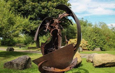 Deux oeuvres monumentales de Lewis Pagé installées à Montmagny