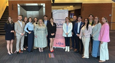 Colin Lavergne en compagnie des autres membres de la Commission des jeunes élues et élus